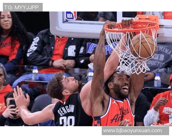 2015年NBA季后赛火箭与快船第四场激战回顾与精彩瞬间分析