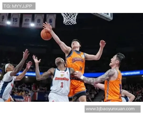 CBA精彩对决广东队力克上海队展现强大实力 CBA精彩对决广东队力克上海队展现强大实力