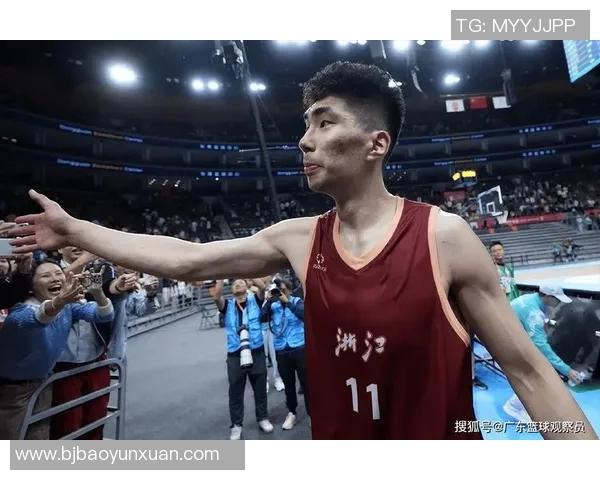 余嘉豪的成长之路：从篮球少年到职业球员的奋斗历程与心路历程